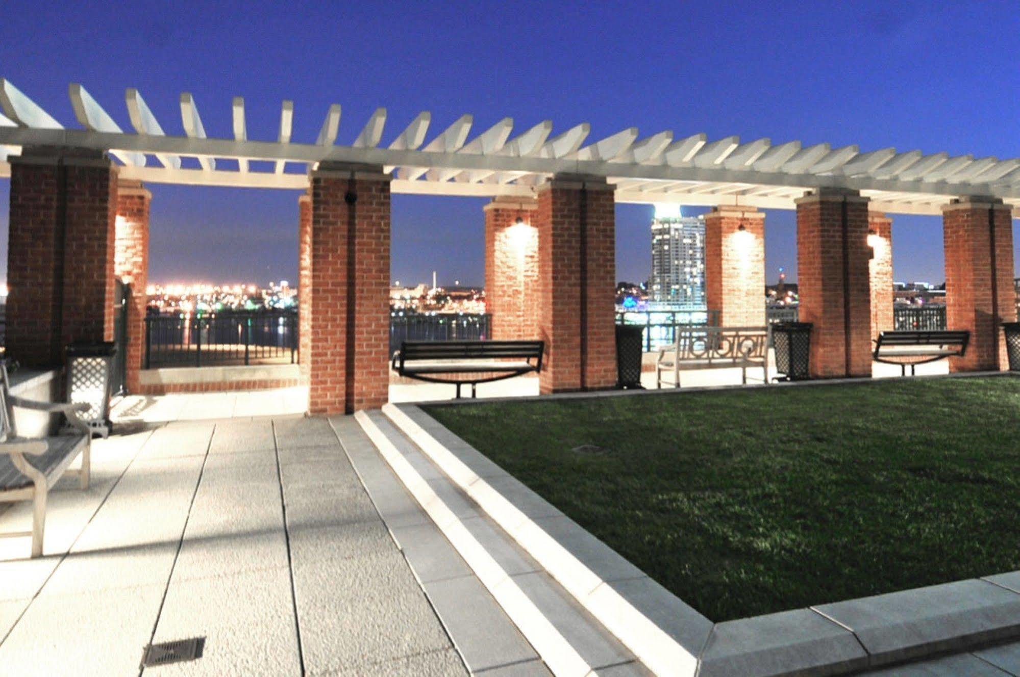 Global Luxury Suites At Harbor East Baltimore Exterior photo